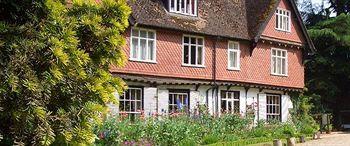 Ravenwood Hall Landhaus