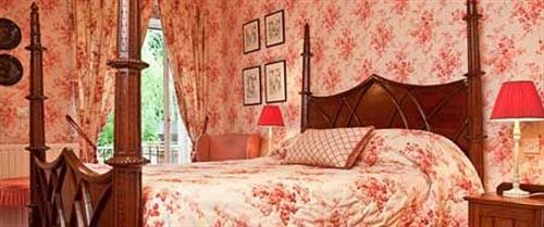 Ravenwood Hall *