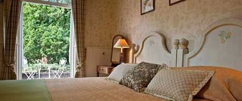 Ravenwood Hall Landhaus