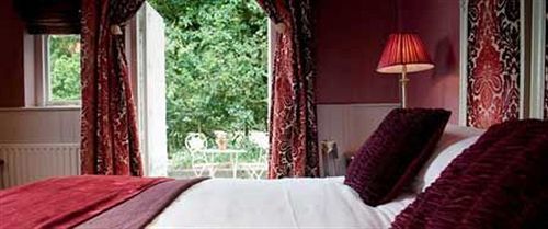 Ravenwood Hall *